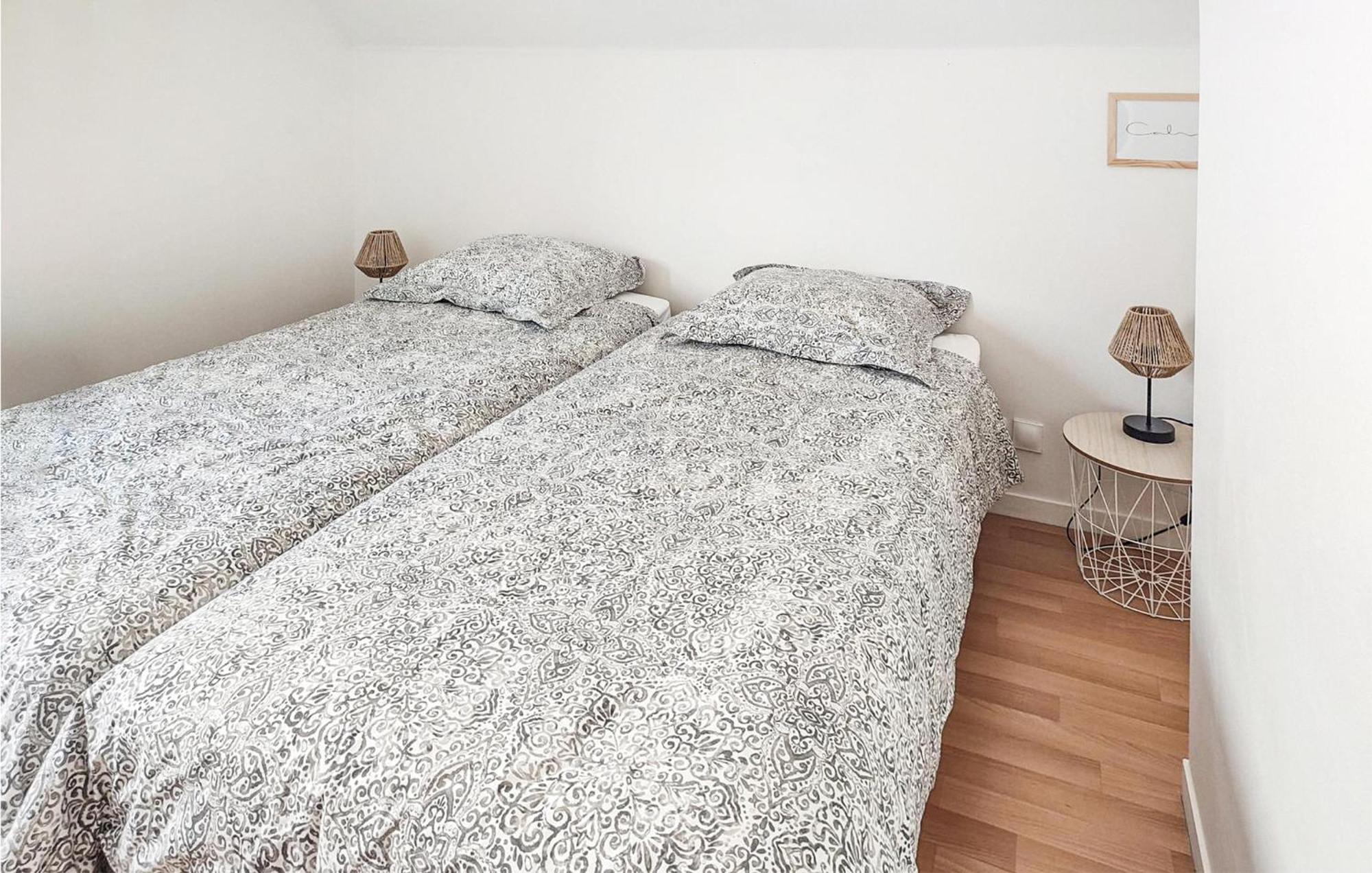 Gorgeous Apartment In Carantec With Wifi Exteriör bild